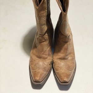 Ladies Ariat boots